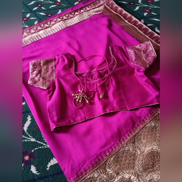 Beautiful saree with stitched blouse - Picture 6 of 7